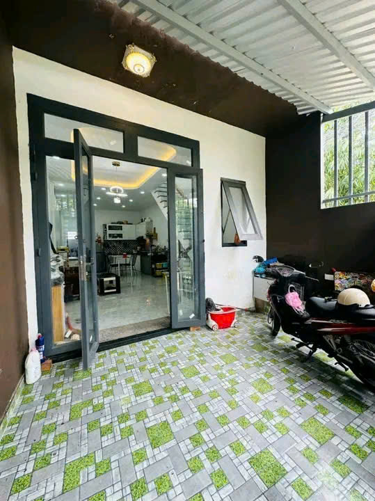 bán nhà 1 trệt 1 lầu xã cần giuộc long an