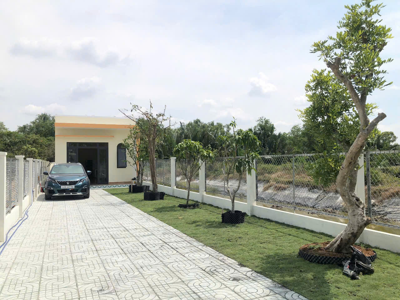 bán nền 264m full thổ có sẵn căn nhà cấp 4 mới xây