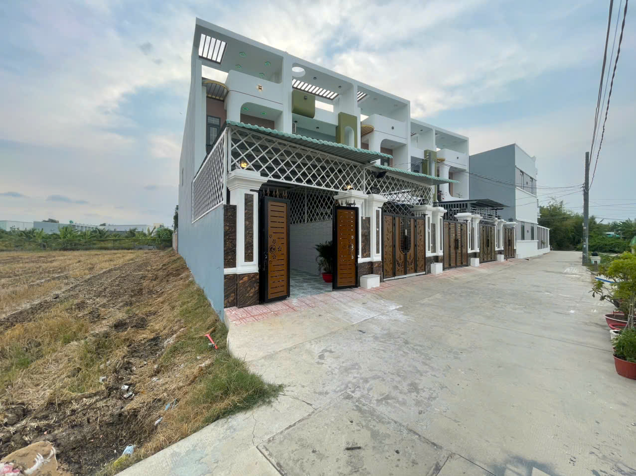 Cần bán nhà 1 trệt 1 lầu ngay kcn Cầu Tràm